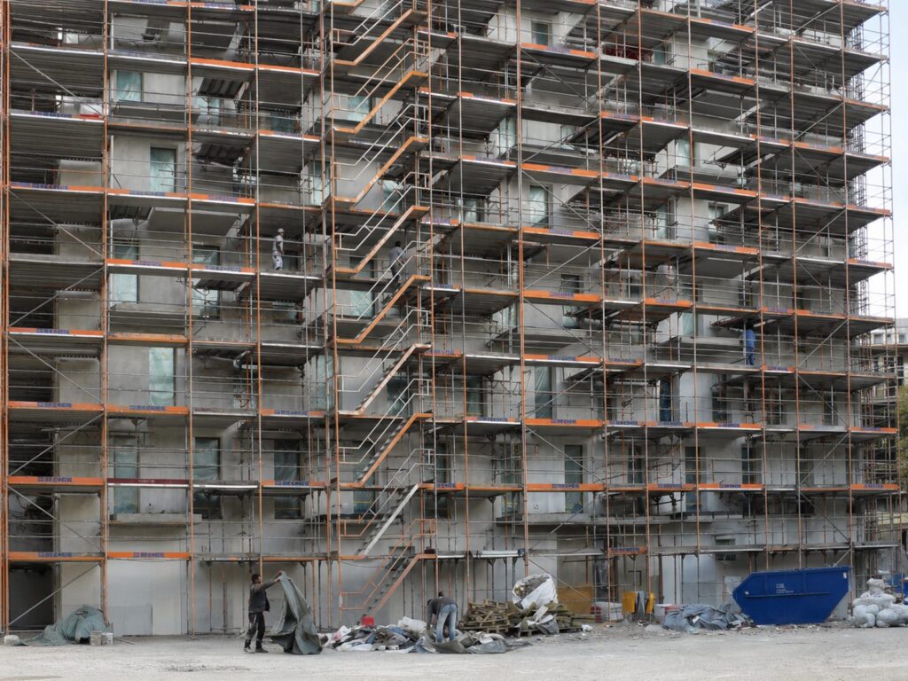 Fassade WDVS Modulare Unterkünfte Berlin-Kreuzberg Zossener Straße – vor der Sanierung (Bild 1)