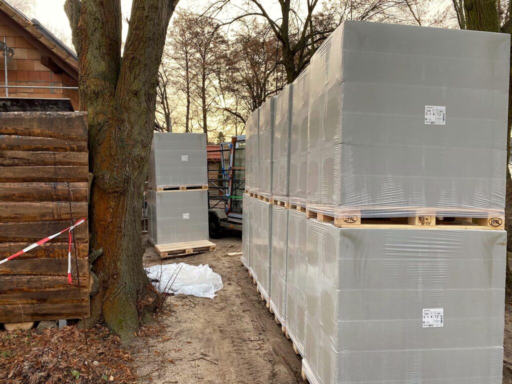Rohbaufassade vor der Wärmedämmung – Haus am Jungfernsee, Potsdam